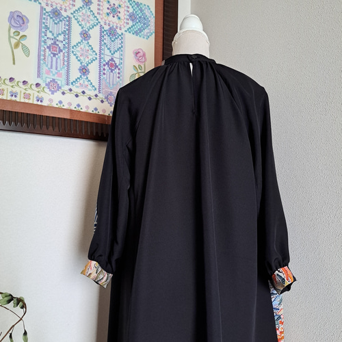 ★着物リメイク/黒留袖/ラグランスリーブ/ハイネックワンピ―ス/一点物 /正絹★ ☆着物リメイク/黒留袖/ラグランスリーブ/ハイネックワンピ―ス/一点物