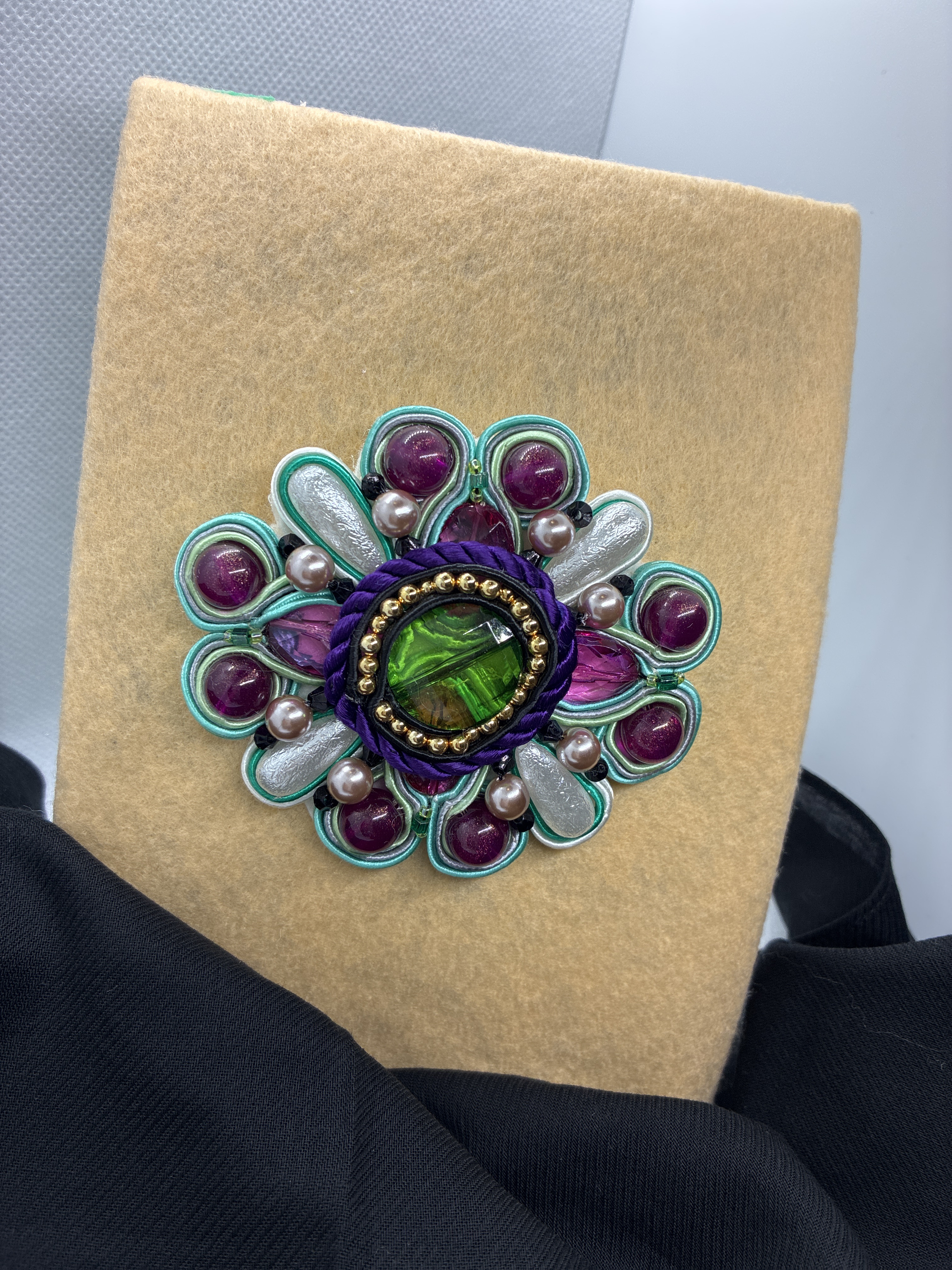 ドロップ・パールアンドパープル、グリーン・オーバルライク