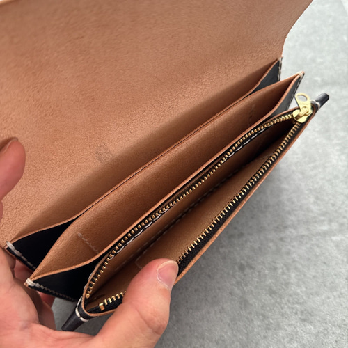 アオキ@断捨離中様オーダー専用　ミドルトラッカーウォレット　丘染め茶芯　真鍮 トラッカーウォレット ミドル【MW茶芯丘染め】ver - メルカリ