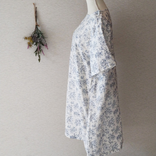 ダブルガーゼがここちよい シンプルワンピース（花柄