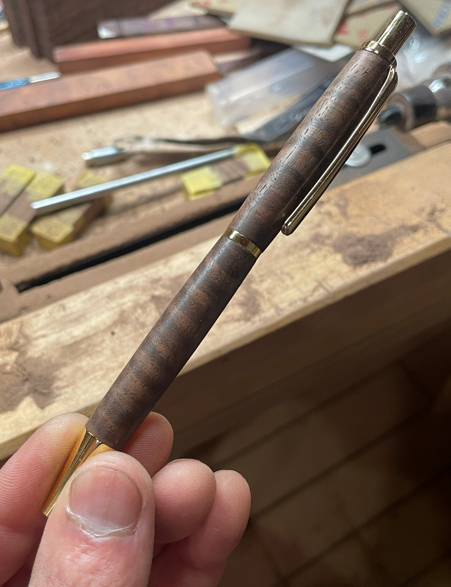 ギター材で製作した無垢材削り出しボールペン