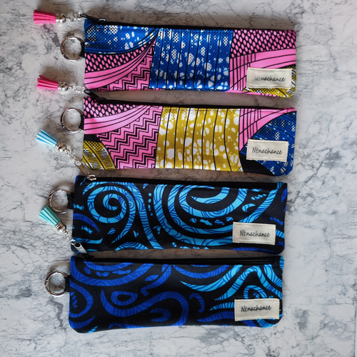 カラビナ付きポーチ/大きめペンケース】アフリカ布 タッセル フラット