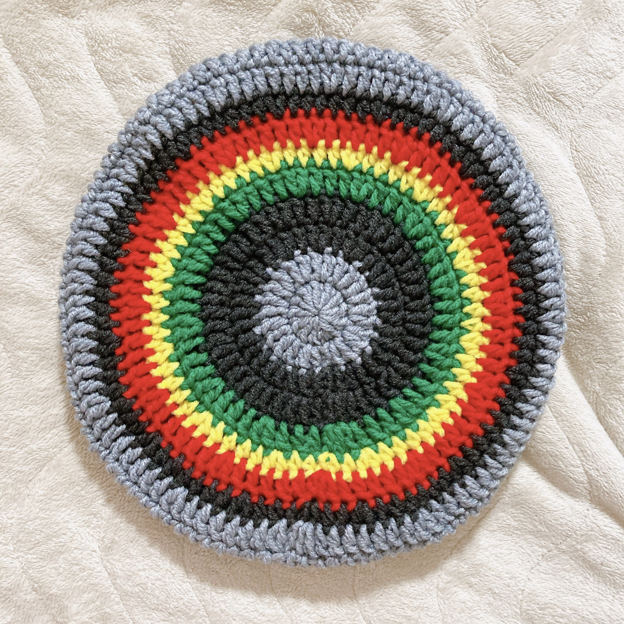 タム・ビッグベレー帽　ニット帽　グレー　大きめベレー帽　男女兼用　手編み　ラスタ