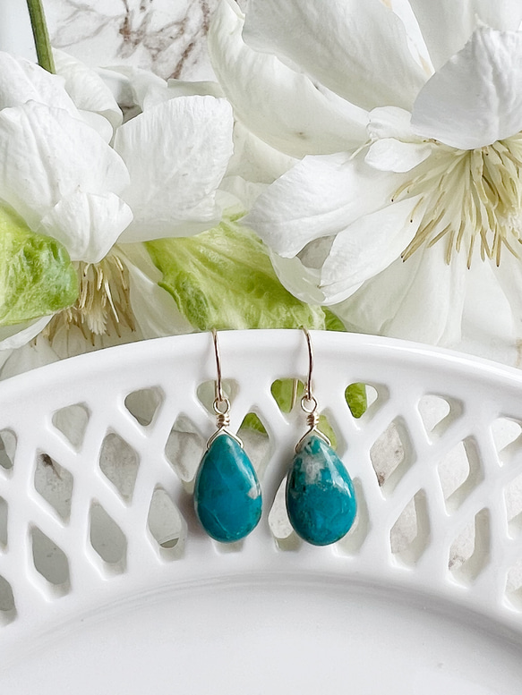 14KGF オパリーナ ペアシェイプ ピアス 2枚目の画像