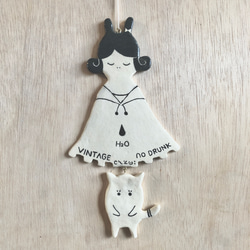 石粉粘土 オーナメント 「水酔いの魔女」   Ornament "Water-drunk witch" 1枚目の画像