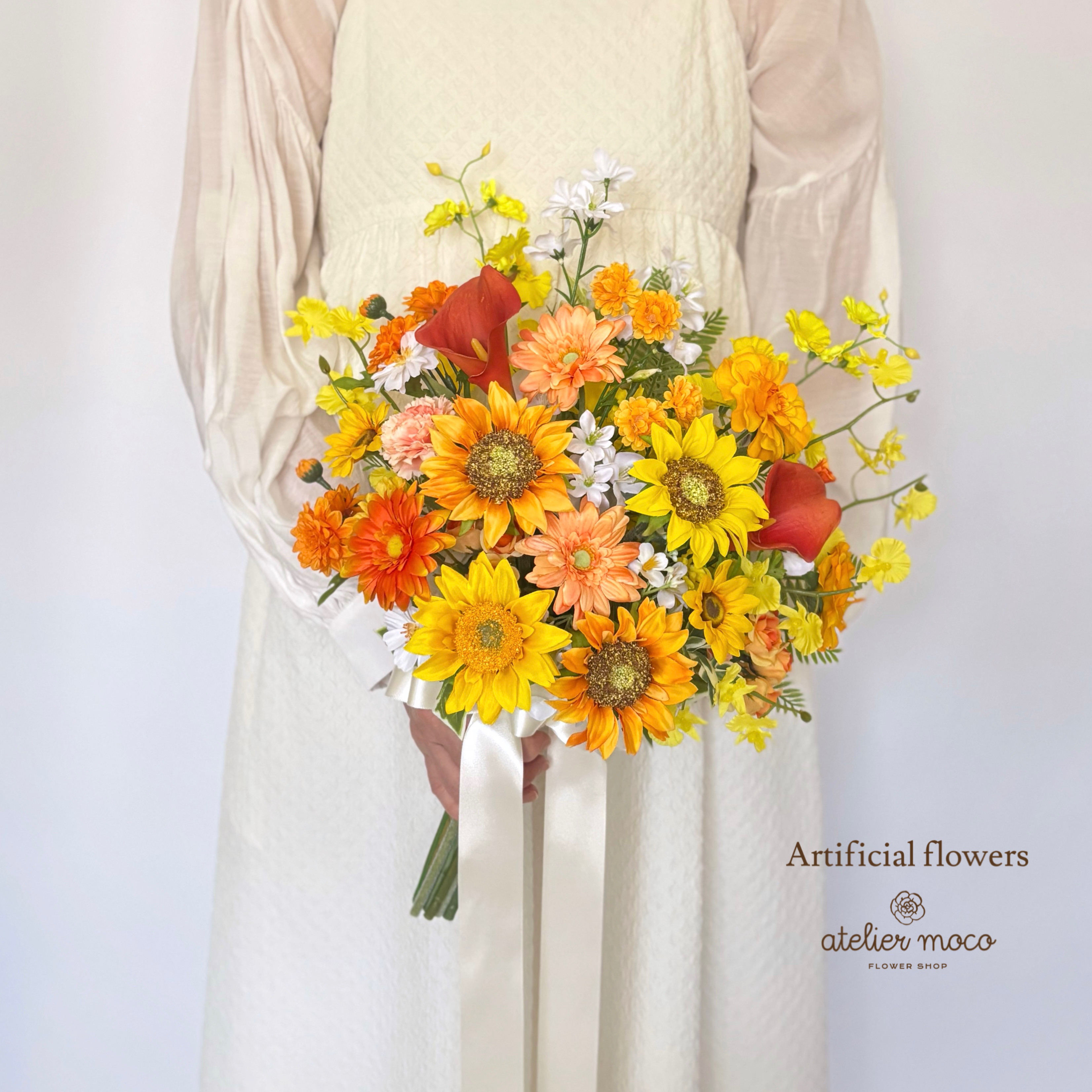 【受注再販】ひまわり とオンシジュームのナチュラル クラッチブーケ（造花・ウェディング・結婚式・前撮り・フォト・ブーケ