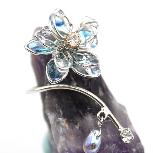 氷花の雫｜ブルー フラワーリング 調節可能 指輪 指輪・リング Gem