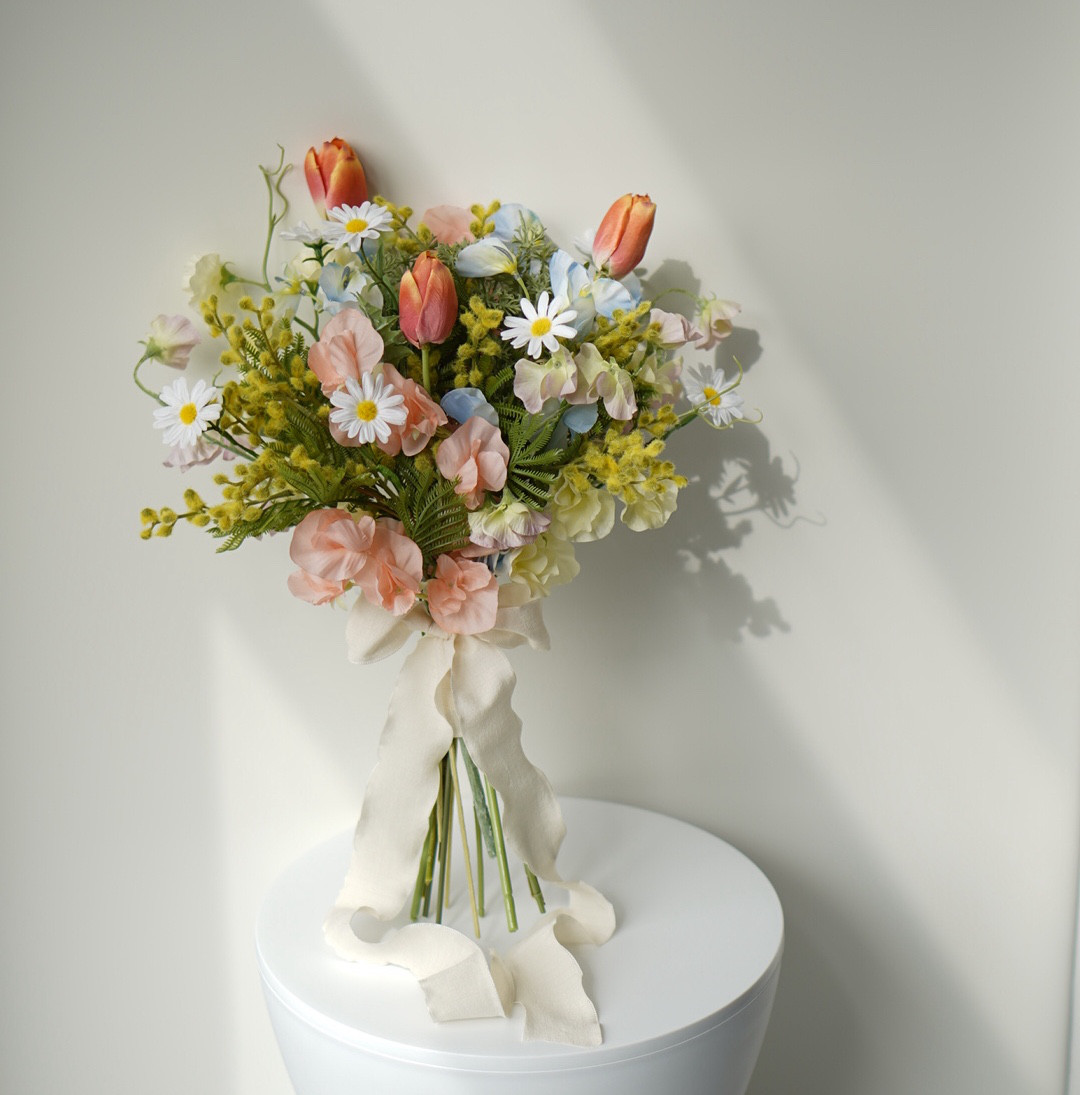 Sunlit Bouquet⌇﻿ カラフル♩ 草花を束ねた ふわふわ ブーケ ⌇﻿ クラッチブーケ アーティフィシャル