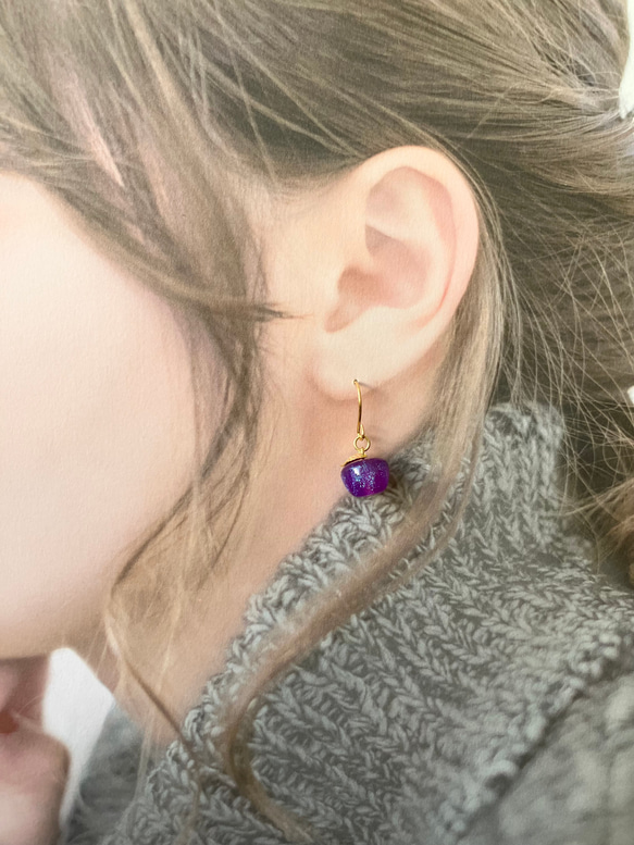 【ピアス・イヤリング】選べる青りんごアクセサリー水色グリッター光るライラックりんご　金属アレルギー対応 6枚目の画像