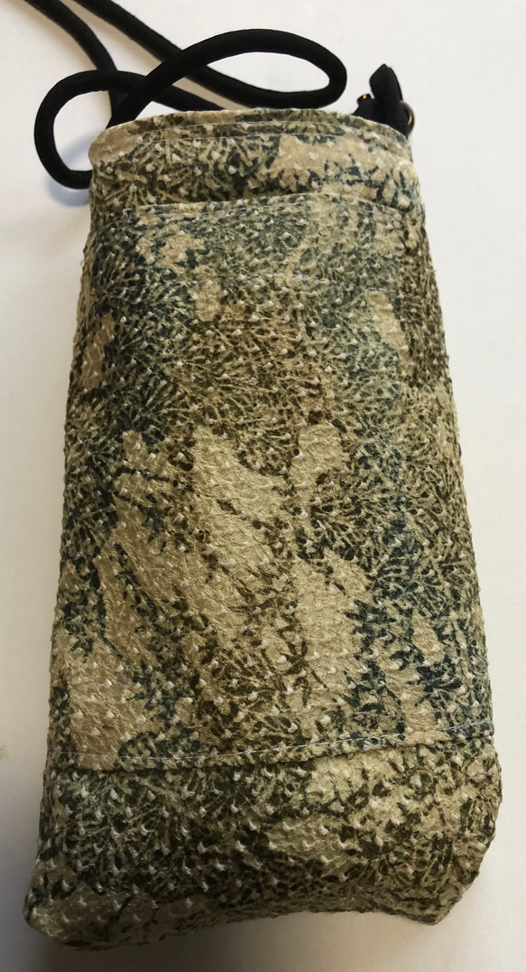 ８３１８　花柄の着物で作ったスマホショルダー 8枚目の画像