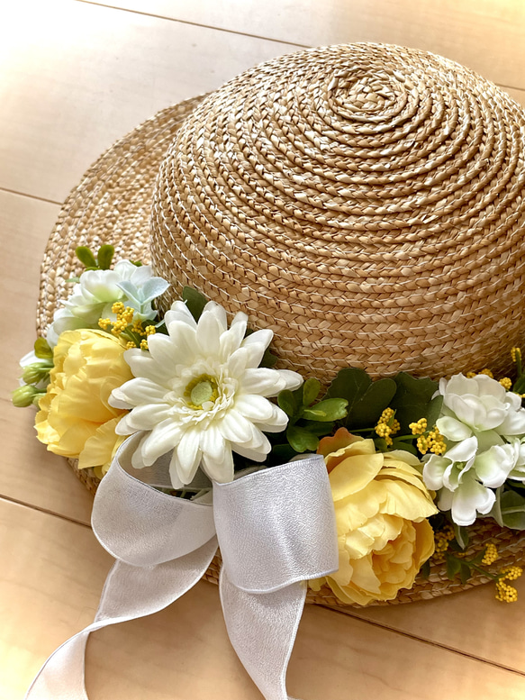 ＊*..お花が溢れる麦わら帽子アレンジ..＊°..夏色インテリア 3枚目の画像