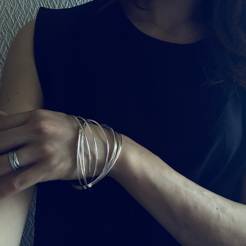 ーMobius(メビウス)silver 925ー ブレスレット バングル