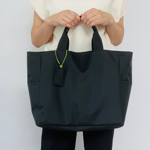 OUR ブラック 2way ナイロントートバッグ ミディアム 軽量・撥水｜2wayデザインで使える！オックスナイロンのトート