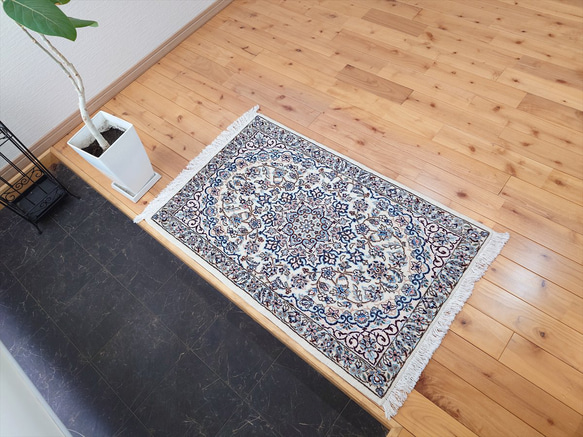 ペルシャ絨毯 ナイン産 ノーラ 玄関マット 98x60cm 手織り絨毯