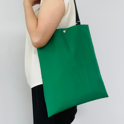 軽量・撥水｜サブバッグにも最適！オックスナイロンのトートバッグ