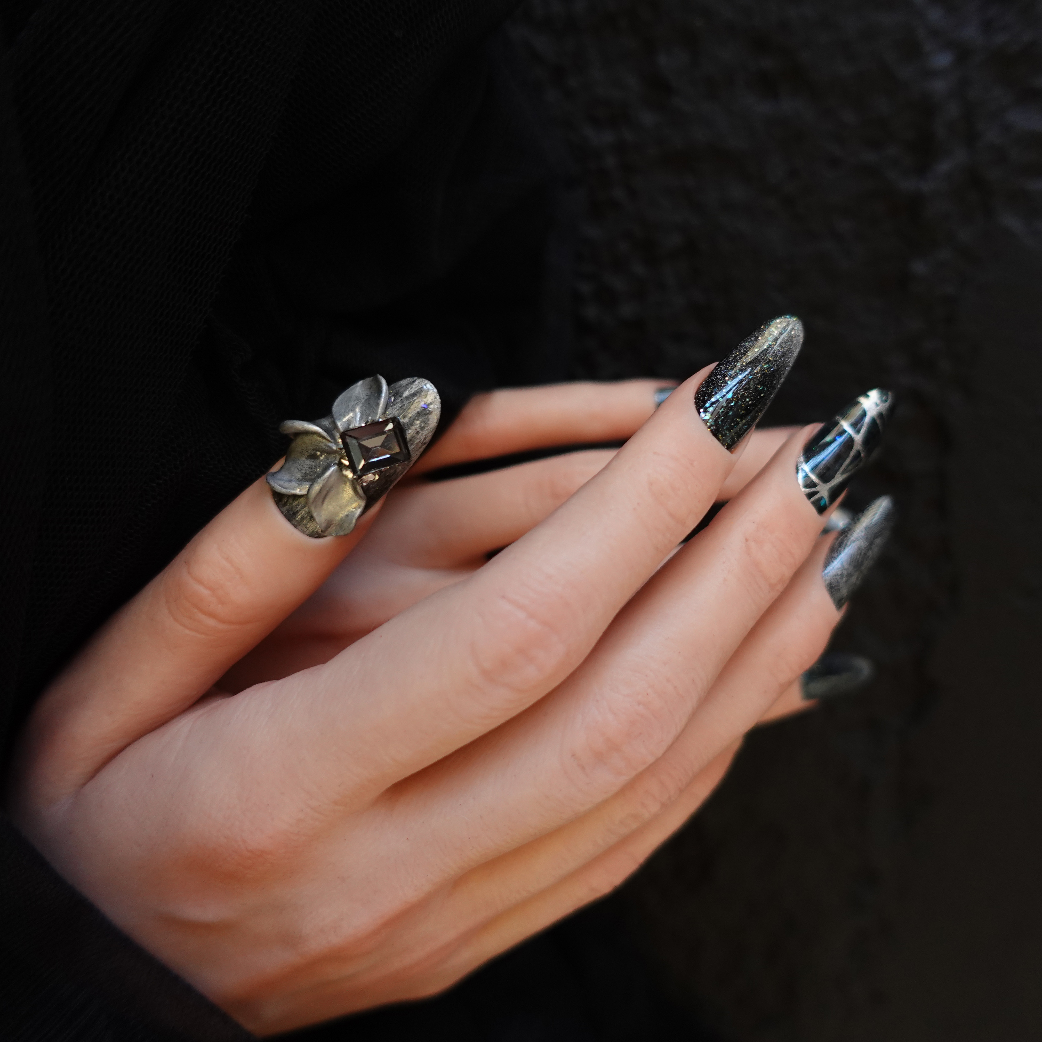 黒曜の華  25072510