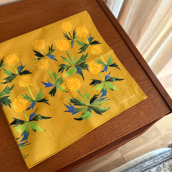 スカーフにもなるハンカチ「tanpopo」 1枚目の画像