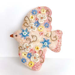 2026年（令和八年）干支置き物 椿を乗せた午（馬）ブラウン 羊毛