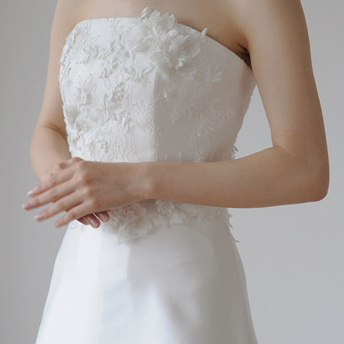 ウエディングドレス フレアライン レース＆サテン 9号 日本製 オフホワイト