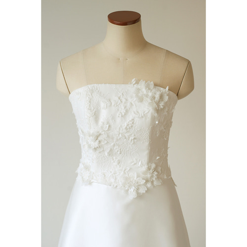 ウエディングドレス フレアライン レース＆サテン 9号 日本製 オフホワイト