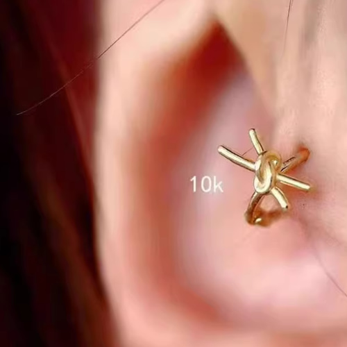 10K（片耳）K10YG中折れフープピアスK10金ネジ式ピアスリボンモチーフ