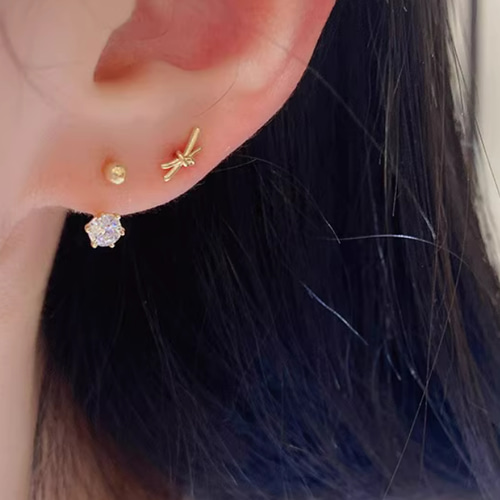 10K（片耳）K10YG中折れフープピアスK10金ネジ式ピアスリボンモチーフ