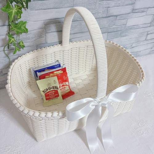 結婚式で配るプチギフト入れや、日常の収納カゴに♪ かご（大