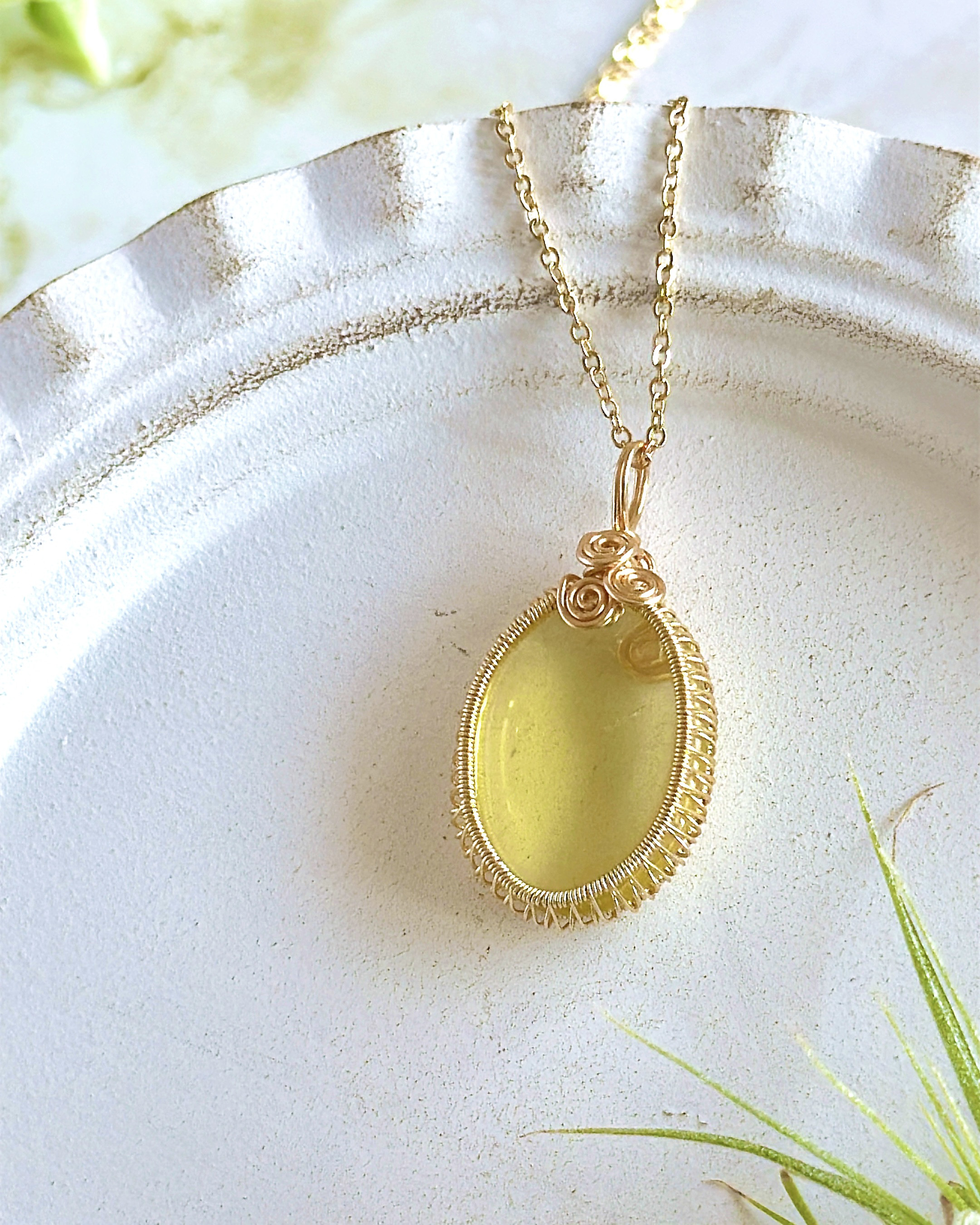 天然石のペンダント　✳︎レモンクォーツ✳︎  一点物　　（ワイヤーアートアクセサリー　ワイヤーアートジュエリー）