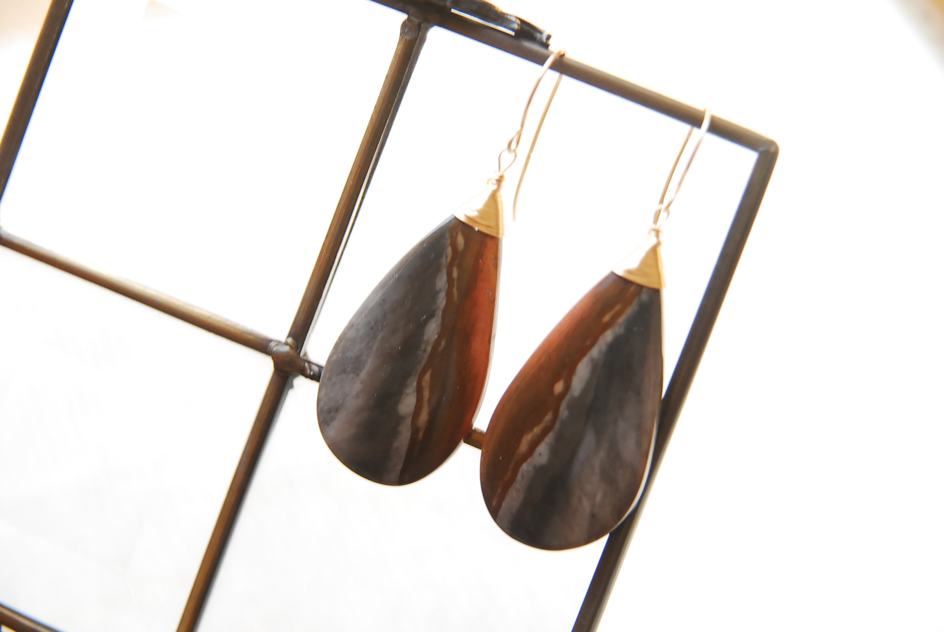 雫形ポリクロームジャスパーのピアス　１４kgf