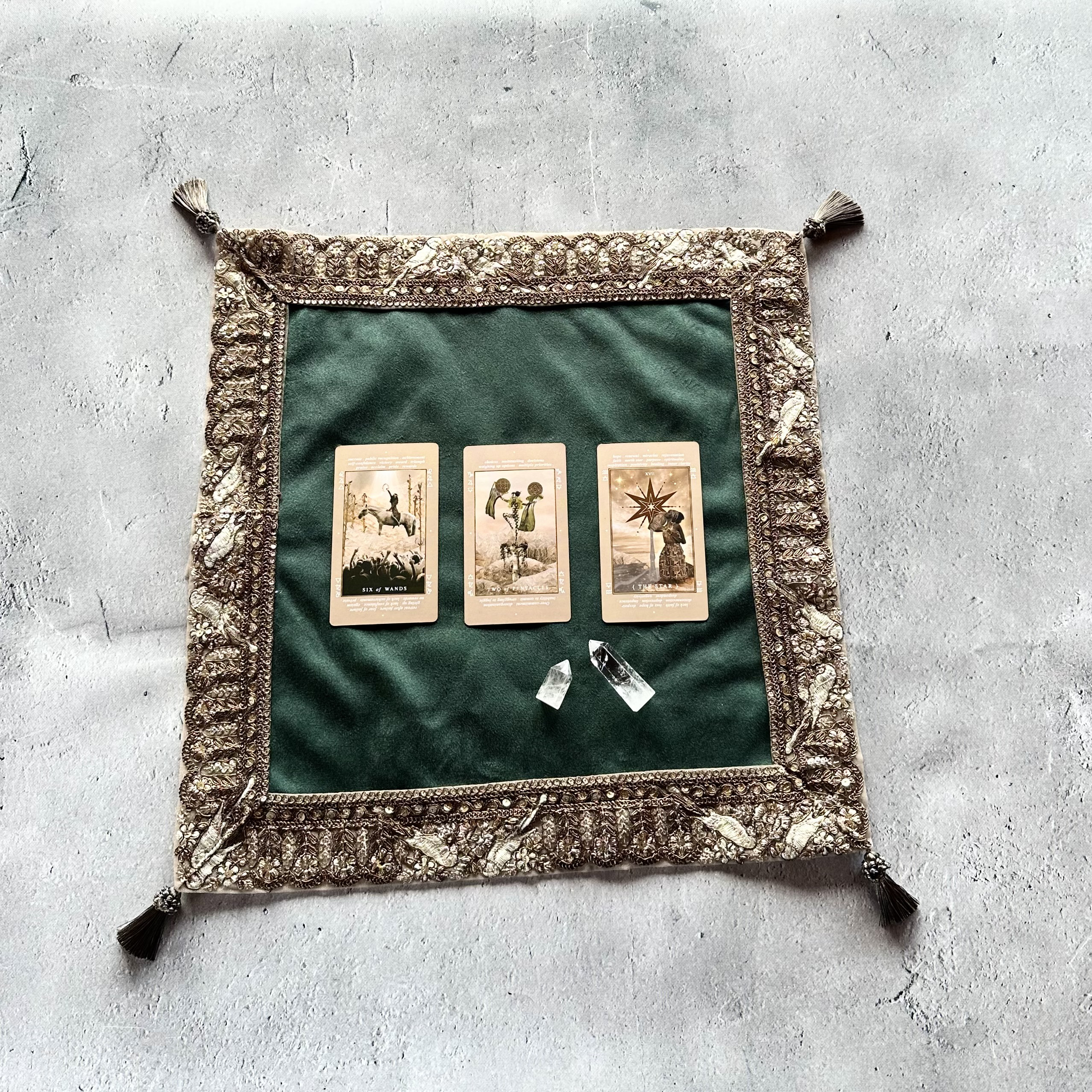 インド製ゴールド刺繍りぼん ハンドメイドタロットクロス ミニサイズ ※ベロアカラー変更可能◯