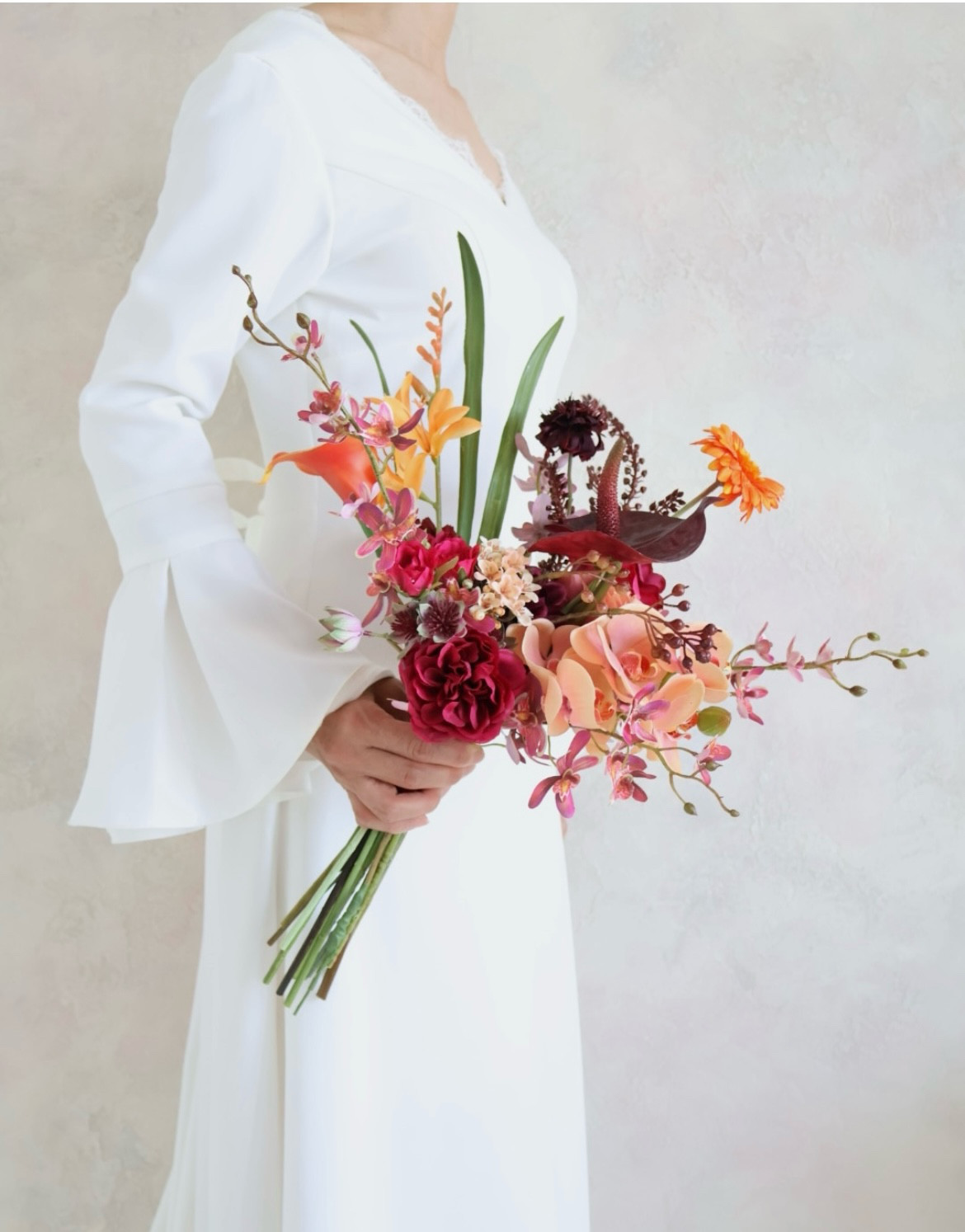 秋色アートブーケ／ボルドー×オレンジ／秋婚オシャレブーケ／クラッチブーケ／ウェディングブーケ／前撮り／ロケーションフォト