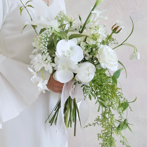 white×naturalgreen クラッチブーケ ウェディングブーケ ブートニア