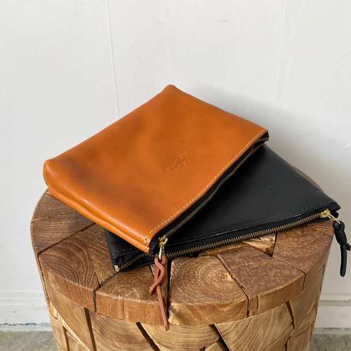 2色展開】革製マチ付ファスナーポーチ 栃木オイルレザー B6サイズ