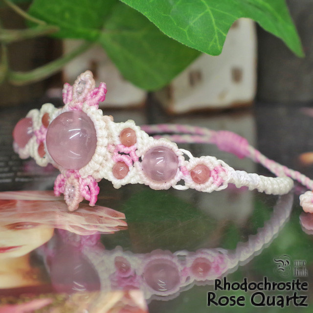 桃色の祈り＊ローズクォーツ＆ロードクロサイトの愛守りブレス《天然石／マクラメ》