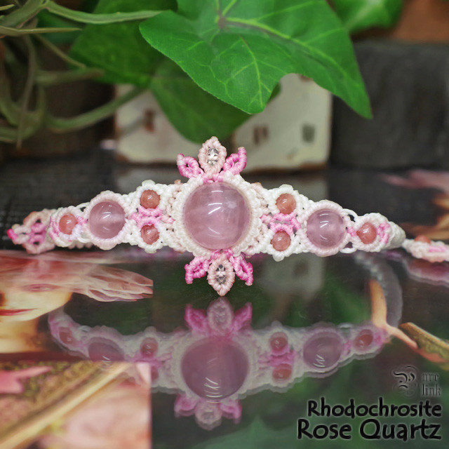 桃色の祈り＊ローズクォーツ＆ロードクロサイトの愛守りブレス《天然石／マクラメ》