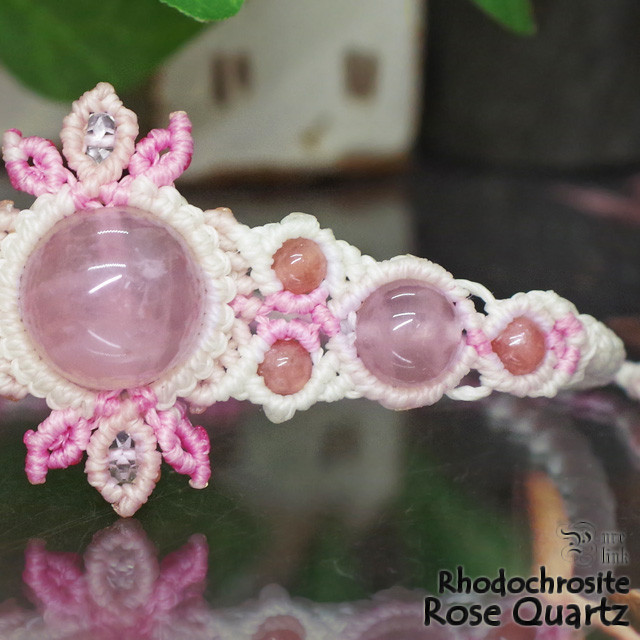 桃色の祈り＊ローズクォーツ＆ロードクロサイトの愛守りブレス《天然石／マクラメ》