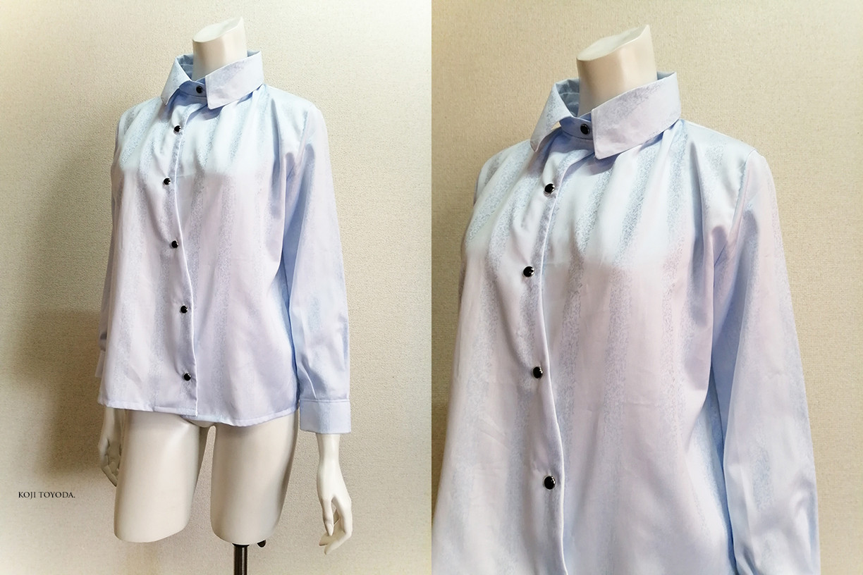 【1点もの・デザイン画付き】播州織ドビーストライプサックス水色生地湾曲アシメトリーブラウス（KOJI TOYODA）
