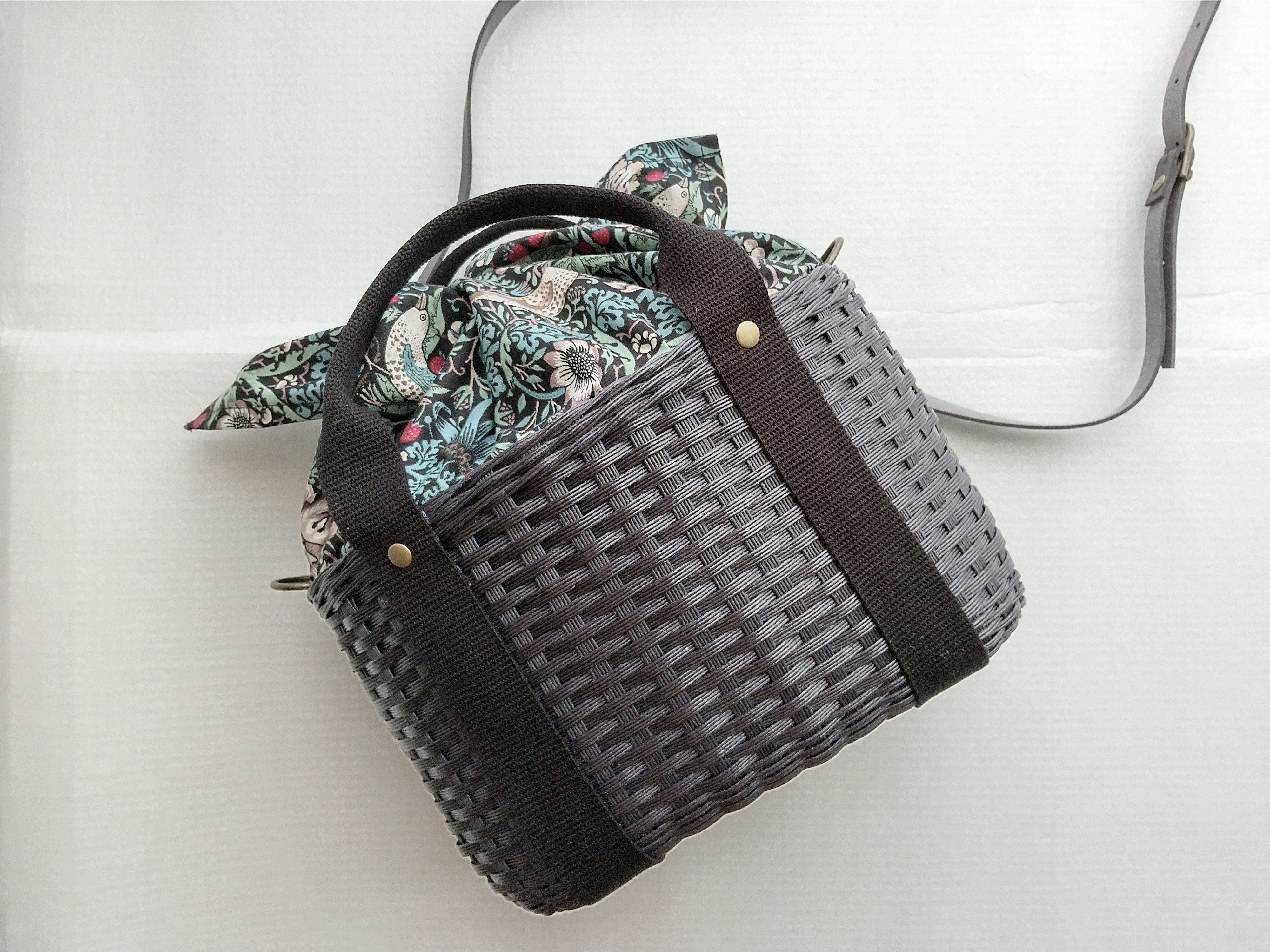 黒2wayかごバッグ (M ウィリアムモリスの布)