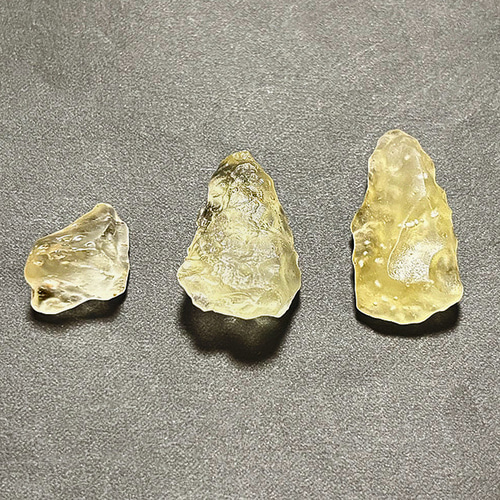 リビアングラス原石・リビアングラスリング｜パワー 天然石 ストーン