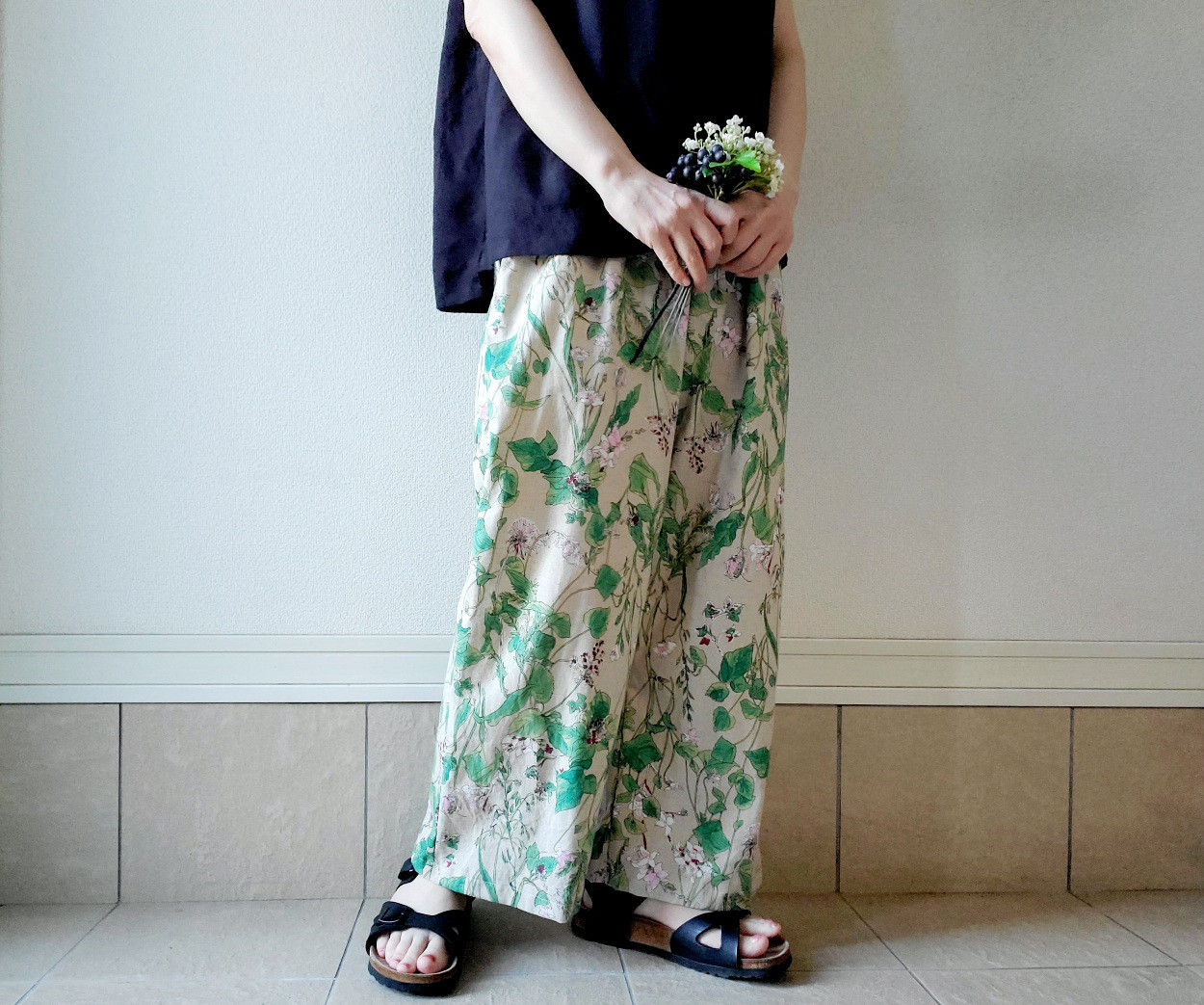 【風が通る服】新作！穿くだけでコーデがきまるゆったりしたハーフリネンのボタニカルパンツ　丈&ポケット選べますウエストゴム