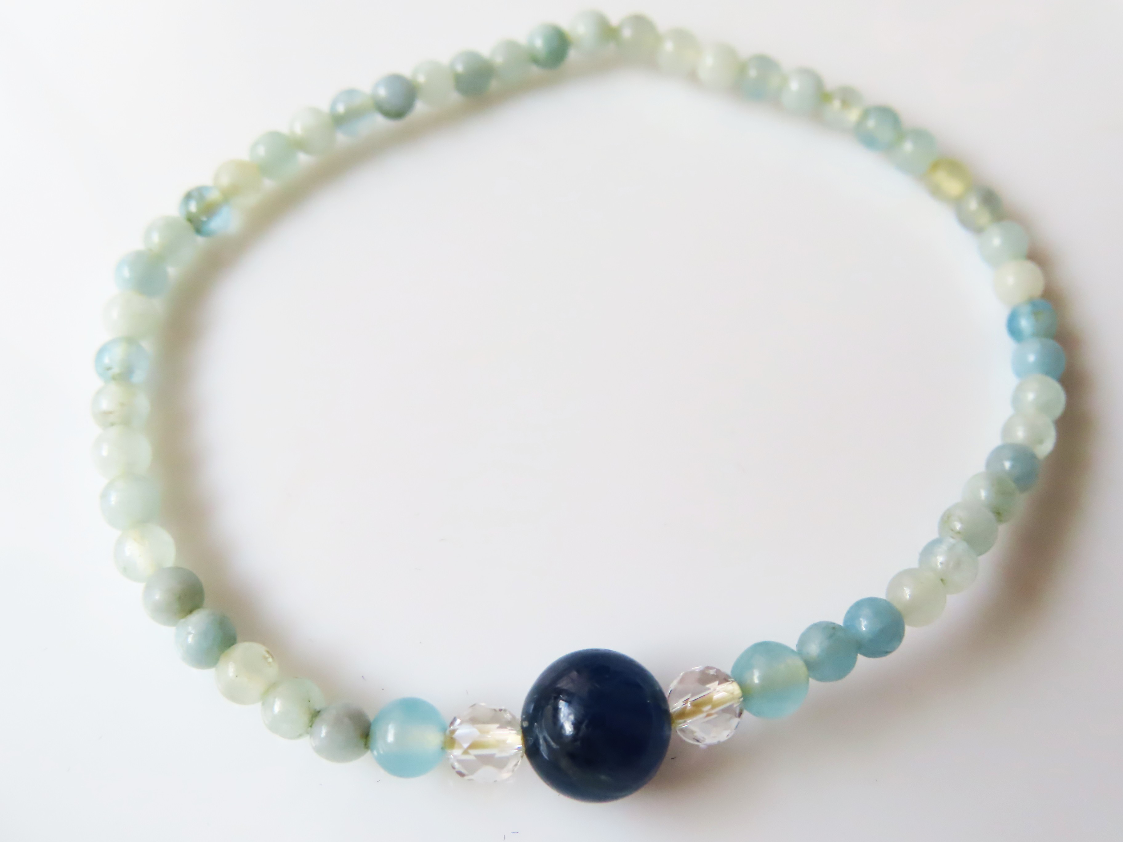 アクアマリン&カイヤナイト　「深い癒しと心の余裕」　華奢スタイルブレスレット