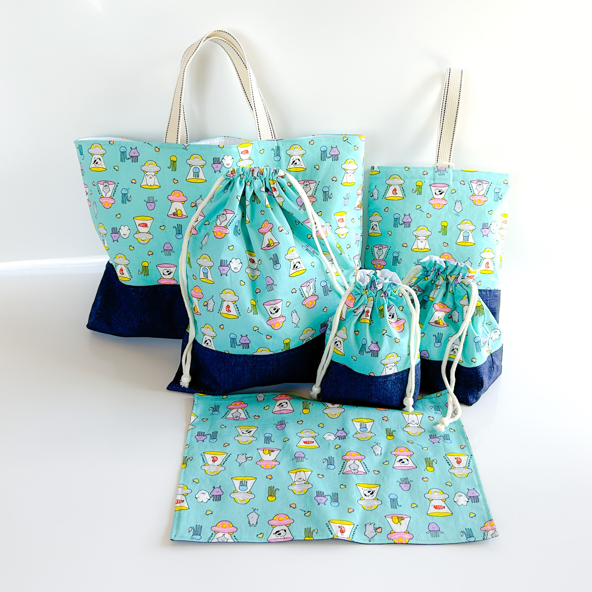 入園入学6点セット【ミカクニンヒコウブッタイ柄】　ターコイズ色　(4点セット+コップ袋、ランチョンマット)オーダー・名入