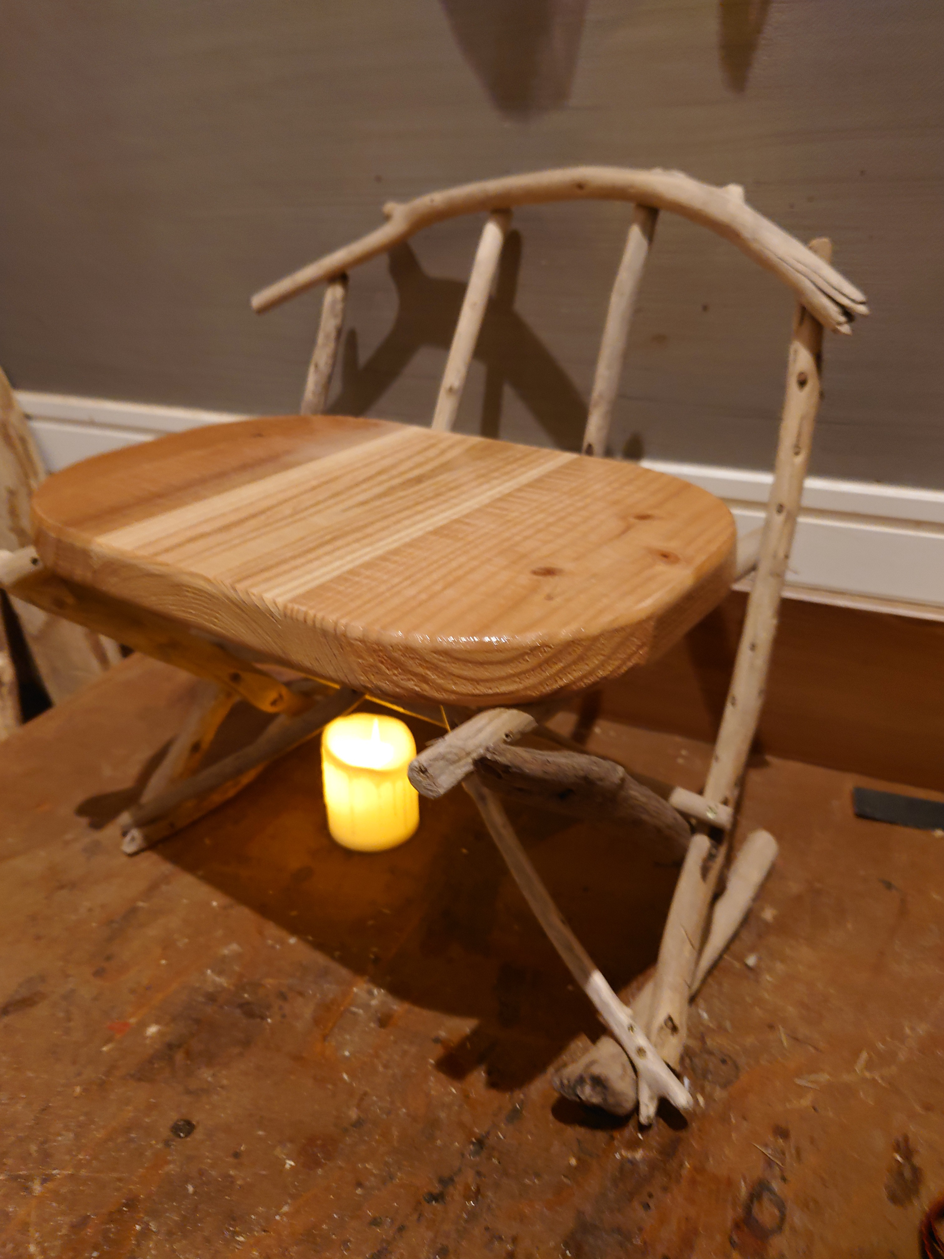 流木のミニテーブル　【天板サイズ約幅30cm×奥行20cm】