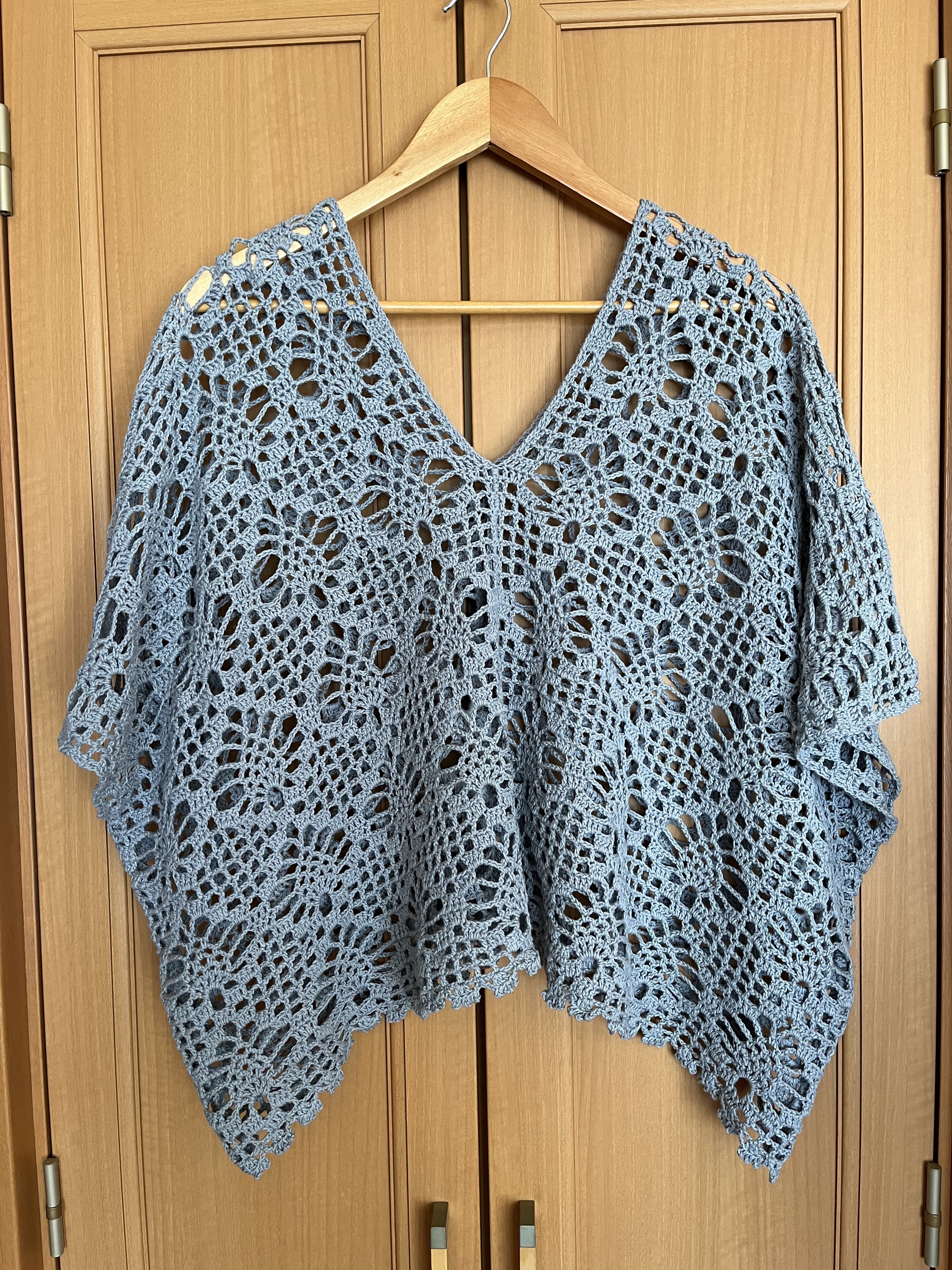 パイナップル模様のプルオーバー　グレー