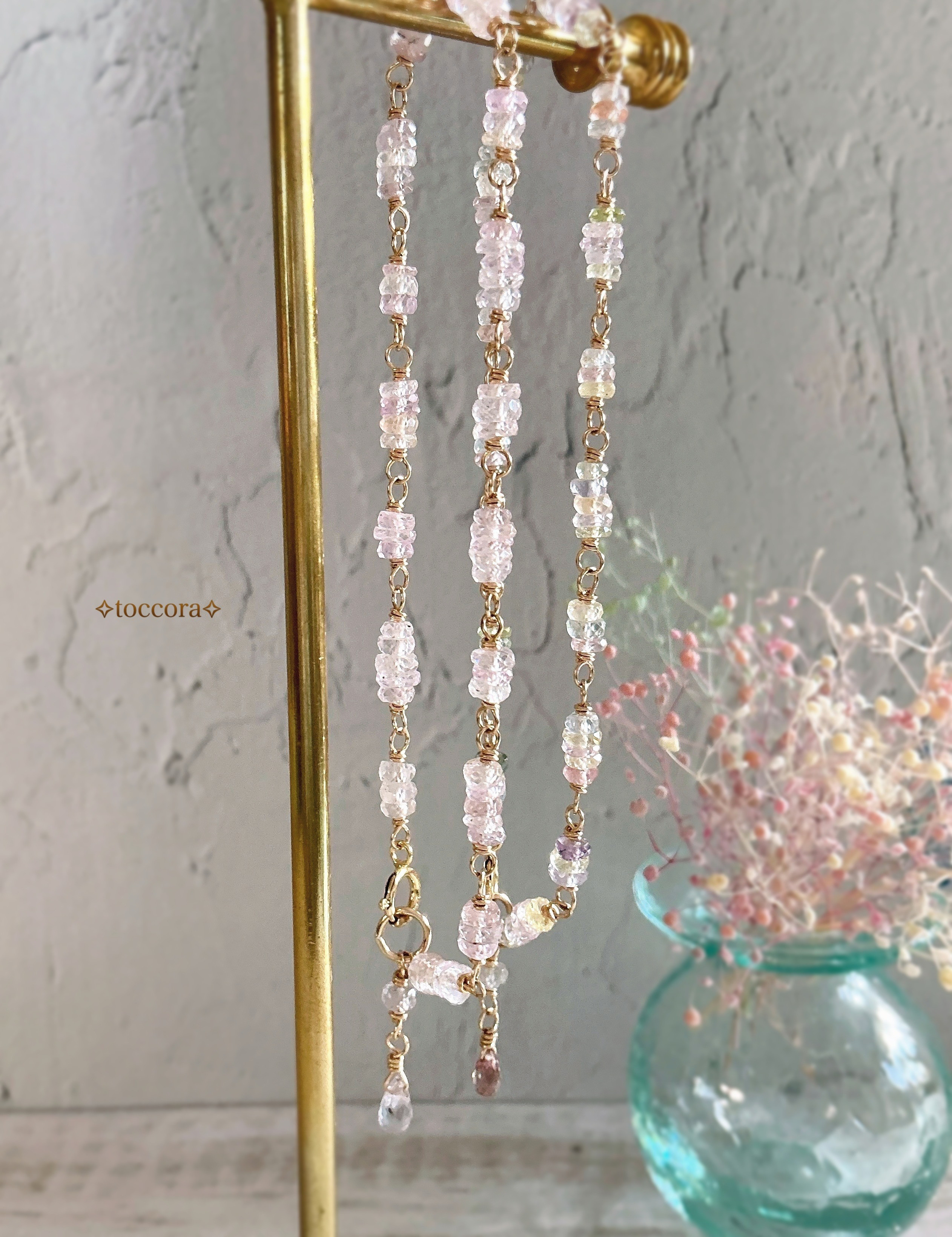 【送料無料】天然石と14kgfꕤ*.ﾟブレスレット〜非加熱サファイアの重なり 淡マルチカラー〜