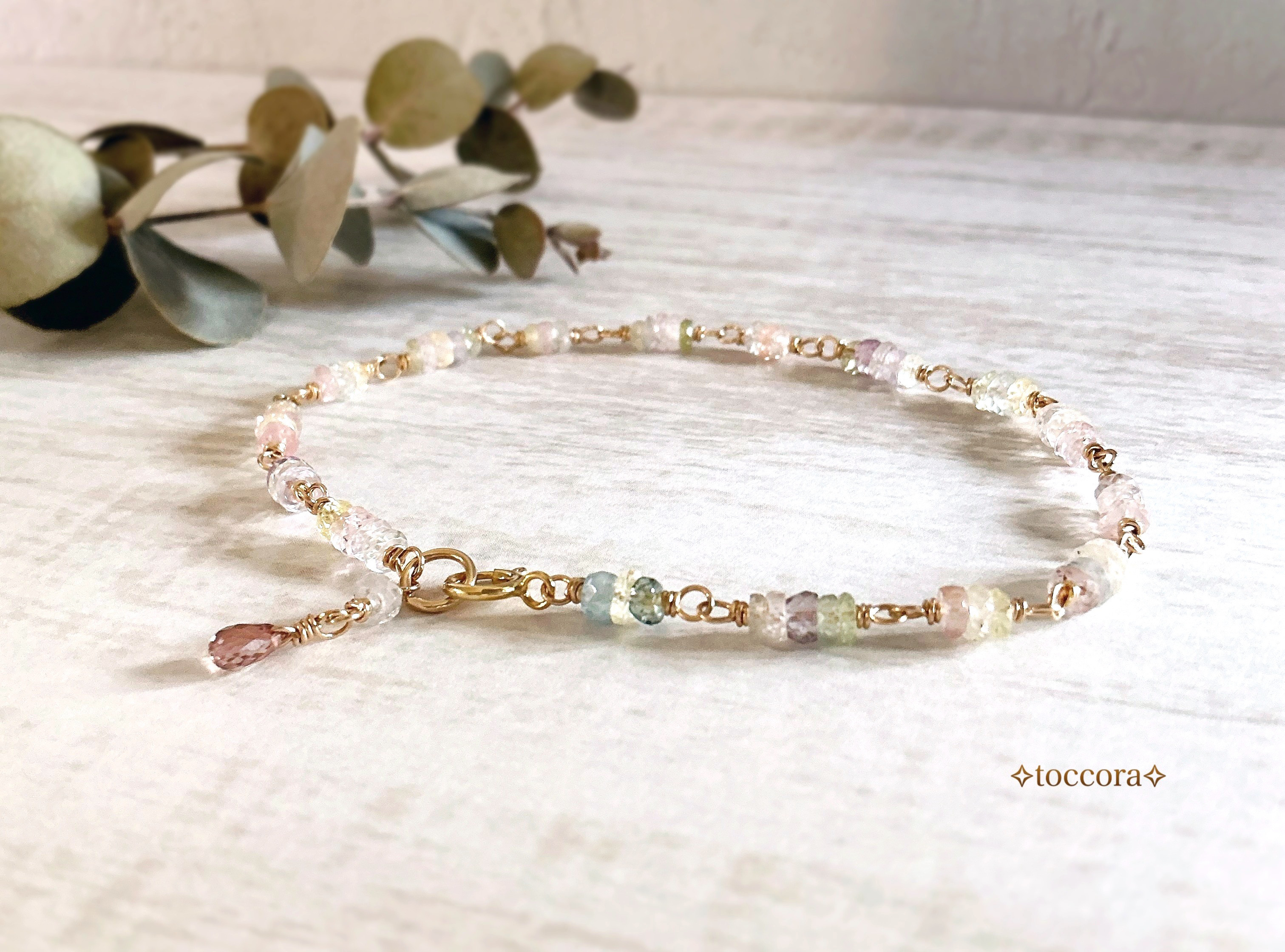 【送料無料】天然石と14kgfꕤ*.ﾟブレスレット〜非加熱サファイアの重なり 淡マルチカラー〜