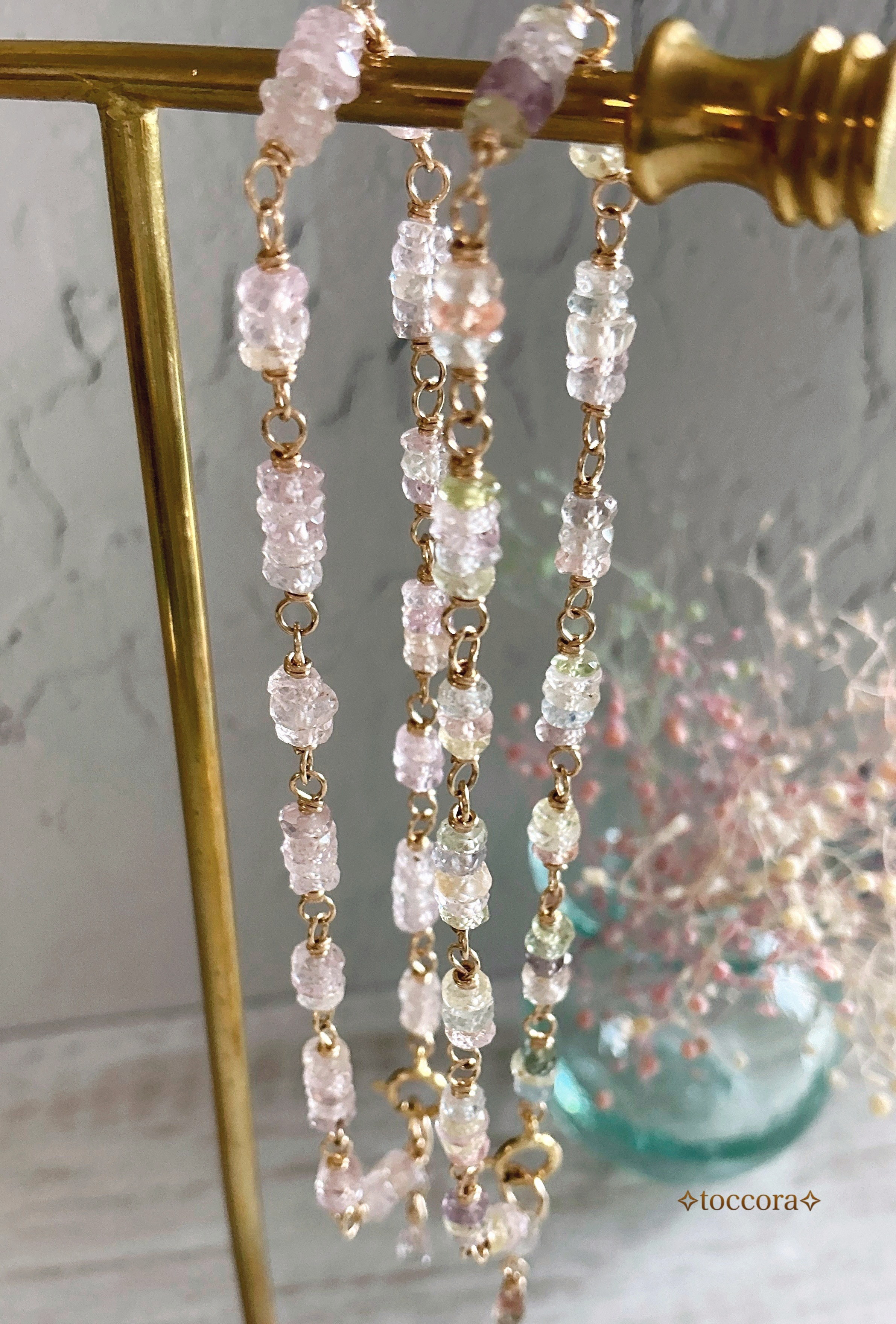 【送料無料】天然石と14kgfꕤ*.ﾟブレスレット〜非加熱サファイアの重なり 淡マルチカラー〜