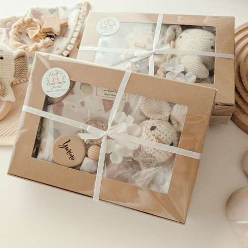 ⚘‪ 男女OK 出産祝い Blommor 選べる雑貨 スタイ 新生児 名入れ 刻印‬