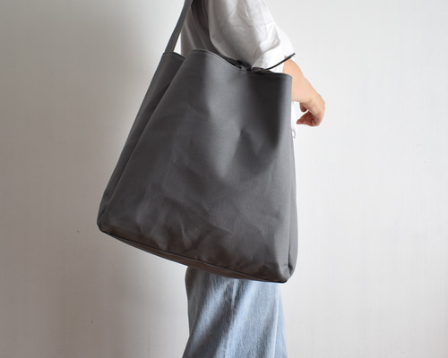 SQUARE4 TOTE BAG（ダークグレー）ショルダー ワンハンド 肩掛け 帆布