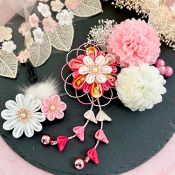 七五三 髪飾り 3歳 7歳 753 つまみ細工 浴衣 着物 小物 鈴 白 ピンク キッズ 子ども 1枚目の画像